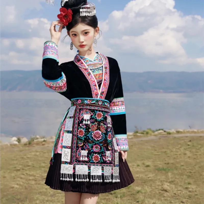 

Ethnic short clothing women's embroidery heavy industry performance costumes style photography