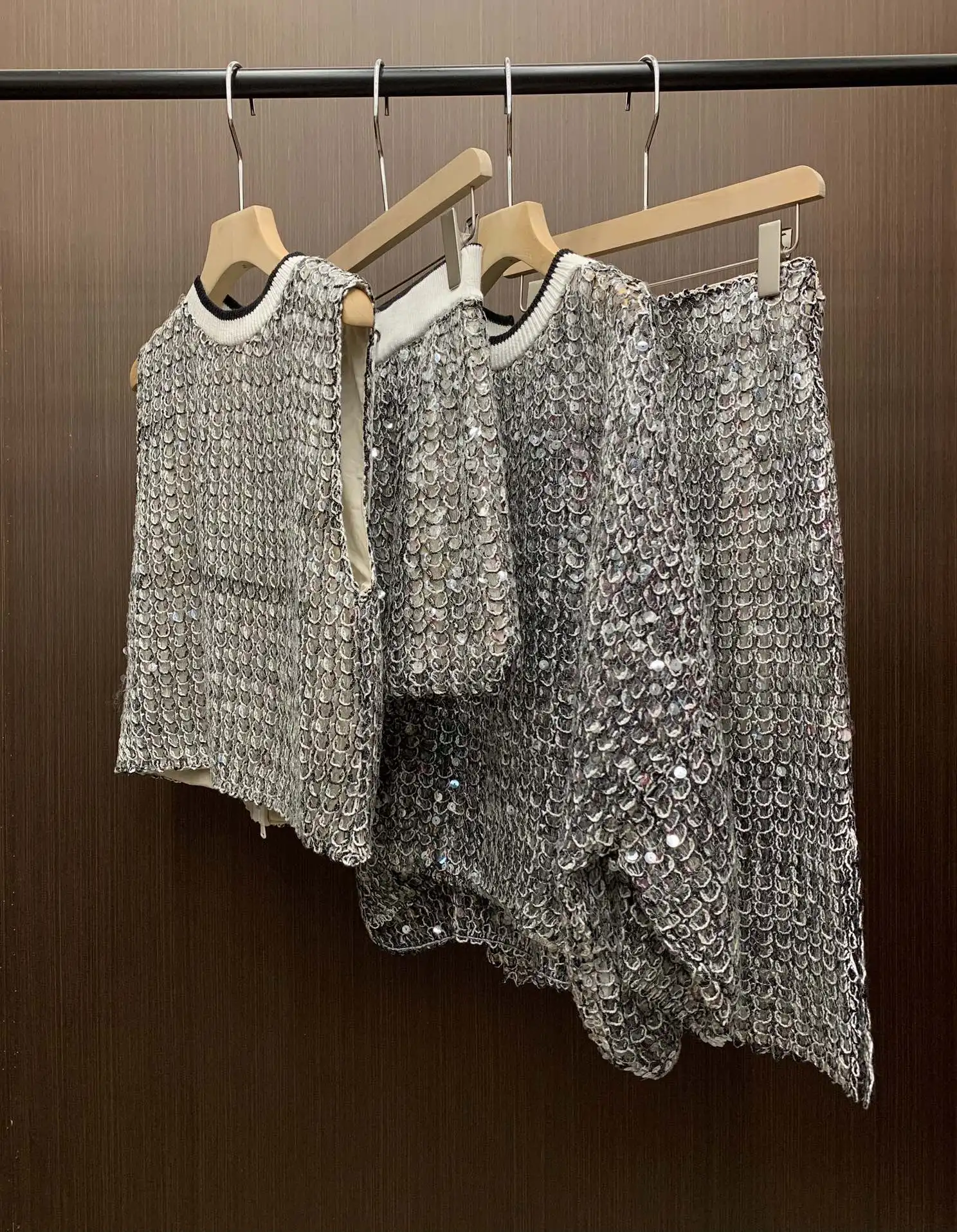 20244 Spring New Heavy Industry Fish Scale Sequin Vest Half Skirt Elastic Waist Shorts Loose Long Sleeve Top Women