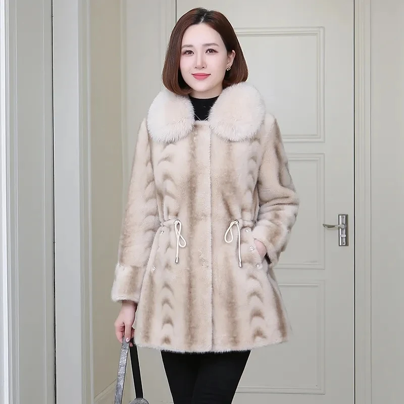 2024 Winter New Sheep Shearing Temperament Coat Female Golden Lmitation Mink Middle-aged Mother Dressed Haining Fox Coat Tide.