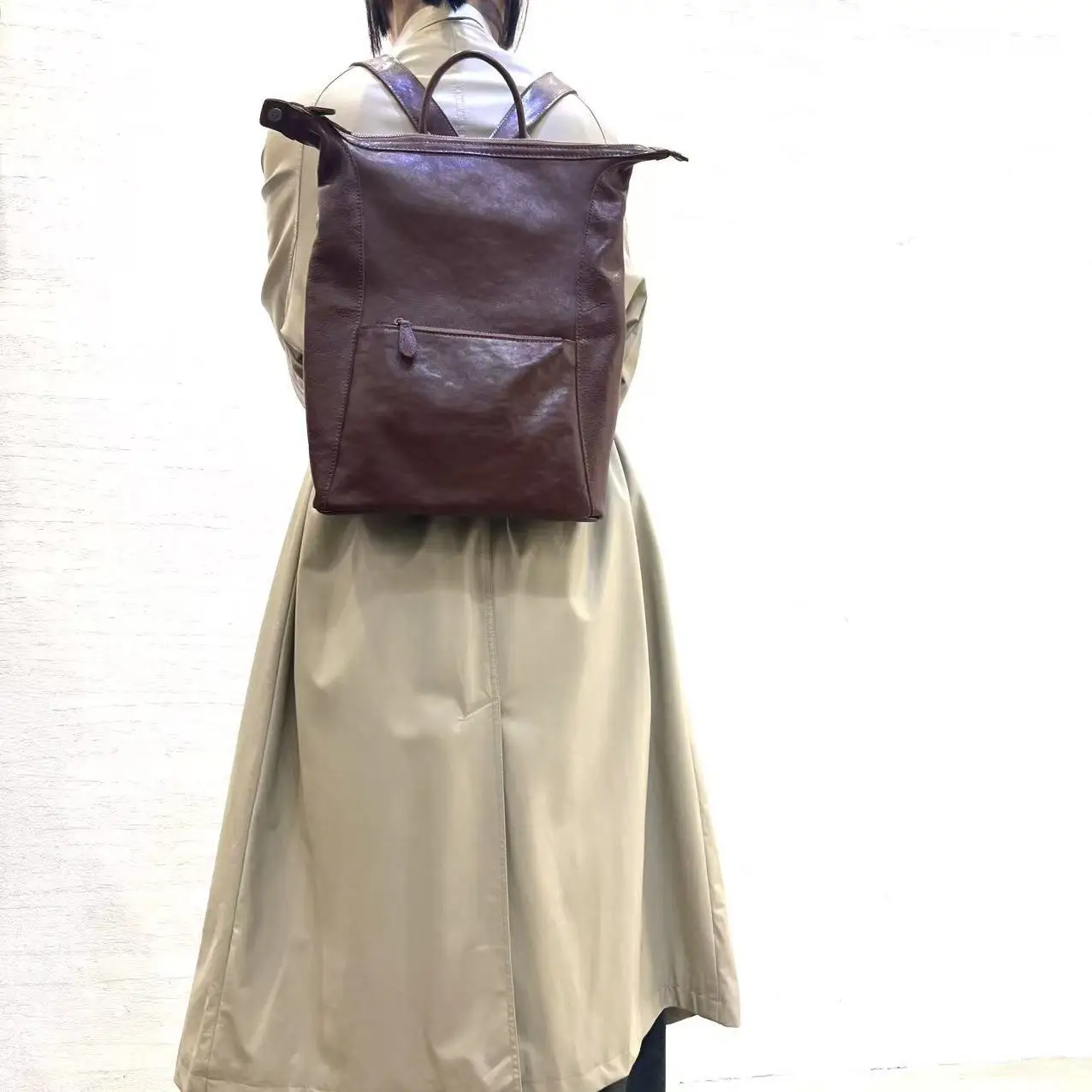 

Genuine Leather Top Grain Vegetable-Tanned Backpack, Solid Color College Student Backpack, Unisex Casual Daypack