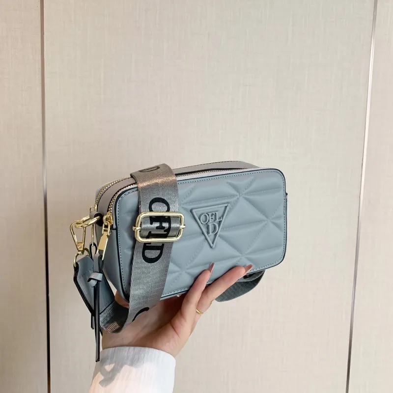 

Women's Handbag in Premium Leather - Crossbody Messenger Style Classic Elegant Luxury Brand Everyday Use