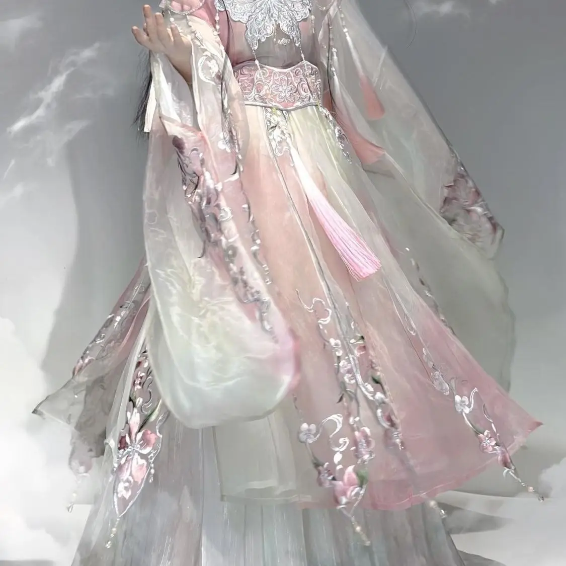 

Hanfu Peach Rouge Sequence Тяжелая вышивка Улучшенная опера Персиковый цвет Улучшенная вышивка Wei Jin Тяжелая весна-лето Супер