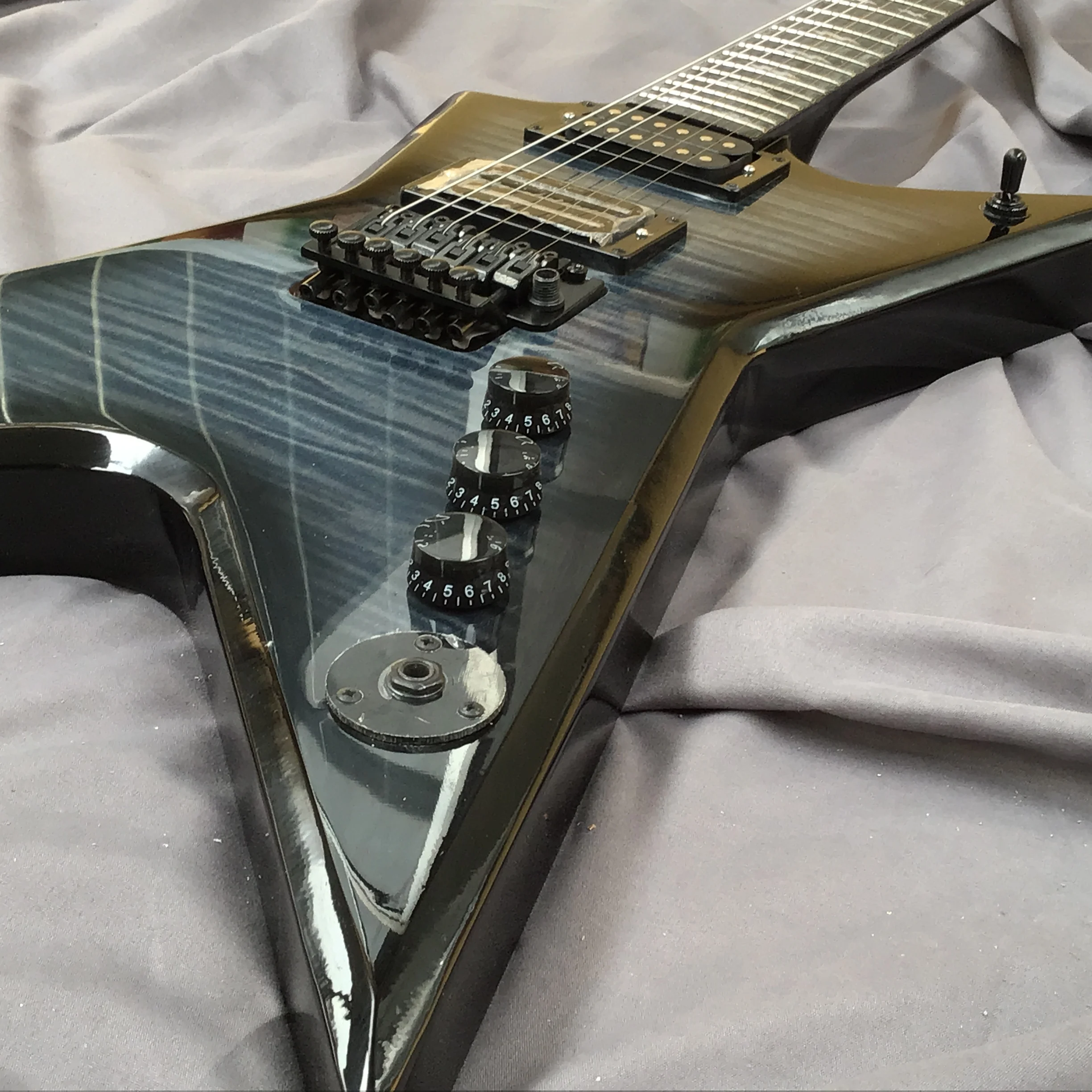 Qualität Dime Bag E-Gitarre Licht Top Massivholz schwarz Hardware glänzend Finish kostenlose Lieferung Gitarren Gitarre