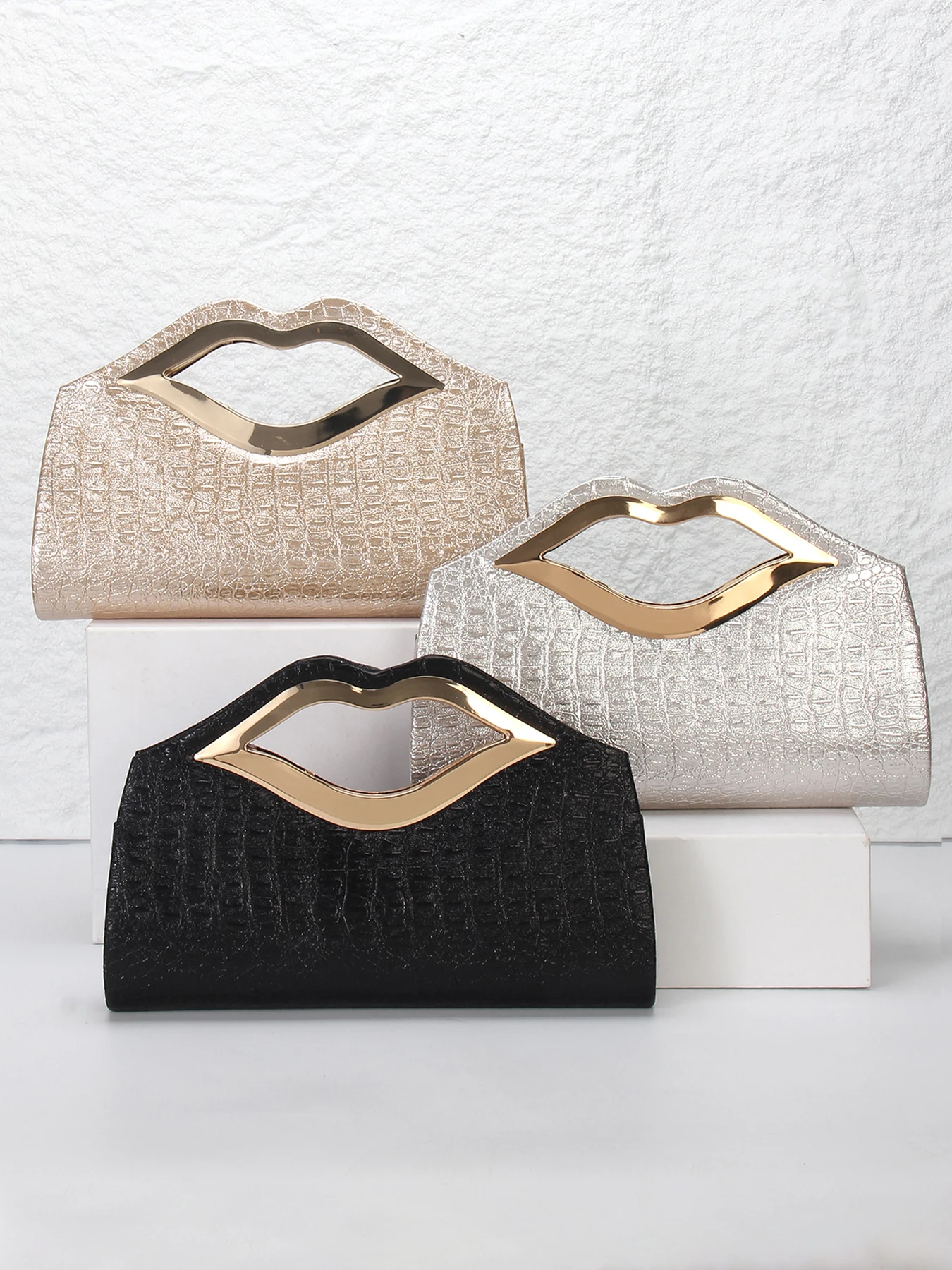 

Lip-Shaped Crocodile-Print Evening Clutch, Women's Clutch, Party and Banquet Bag, Comes with a Shoulder Strap for Crossbody Wear