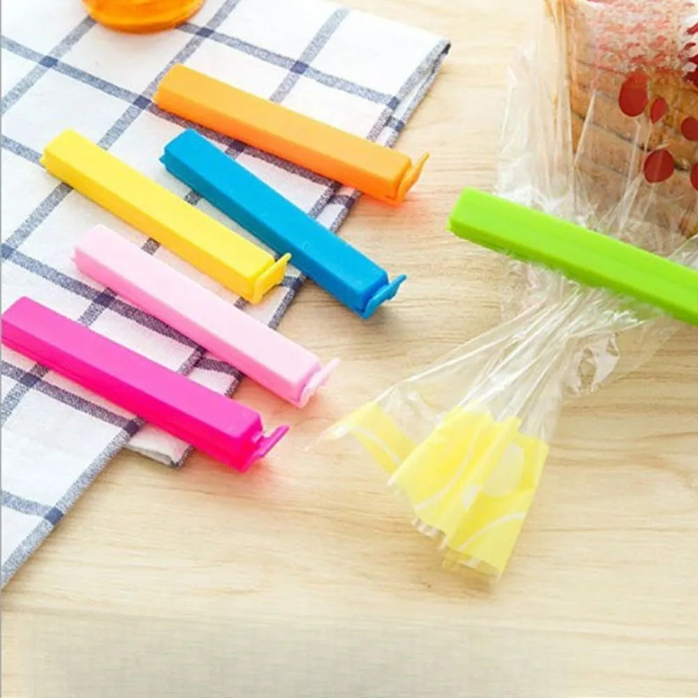 8 Pack Food Bag Sealing Clips, 11cm Strong Buckle Kitchen Clips for Chips, Snacks, Pet Food, Reusable Bag Closures for Freshness (Random Colors)