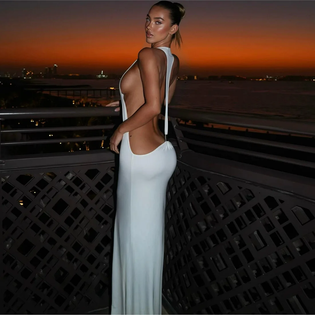 

Металлическая пряжка-застежка, платье макси без спинки, облегающее, однотонное, с круглым вырезом, без рукавов, для вечеринок, длинное, для отпуска, клубное, женское