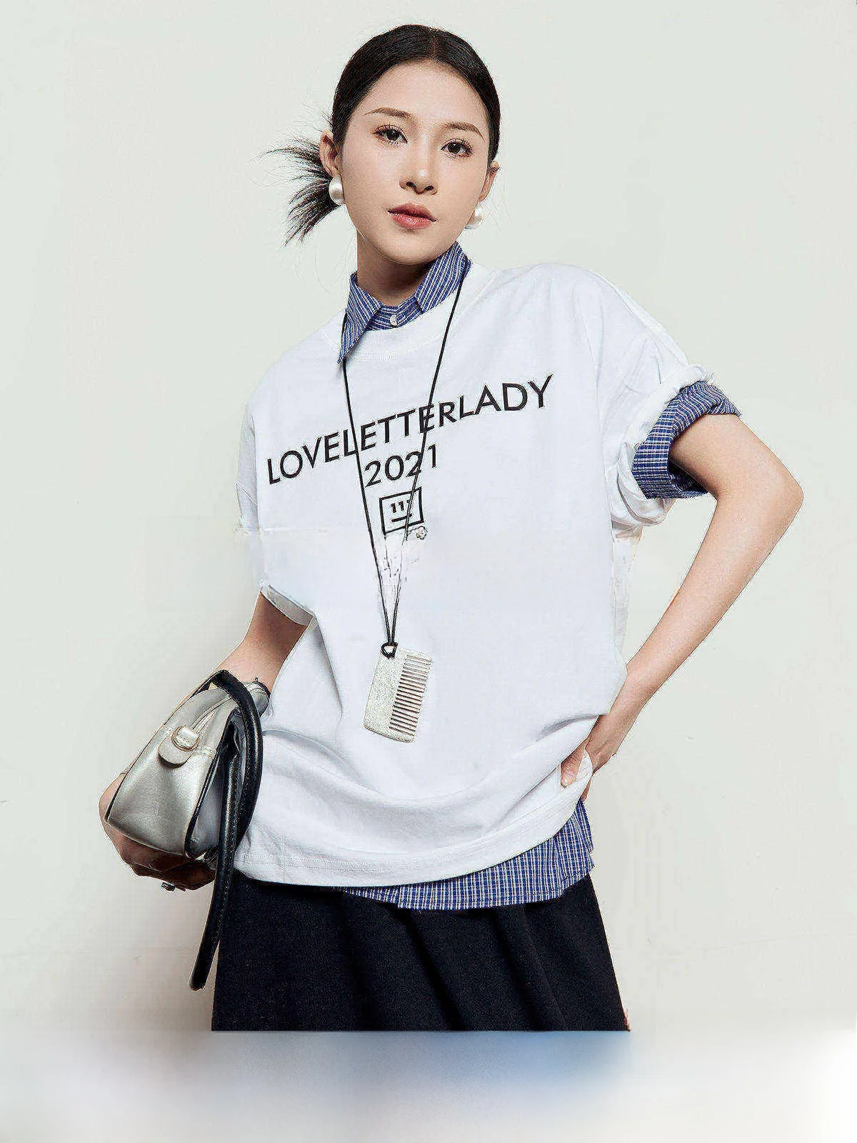 

Свободная повседневная футболка с коротким рукавом для женщин, летняя, универсальная, с принтом в гонконгском стиле, креативный дизайн, круглый вырез, стандартный крой