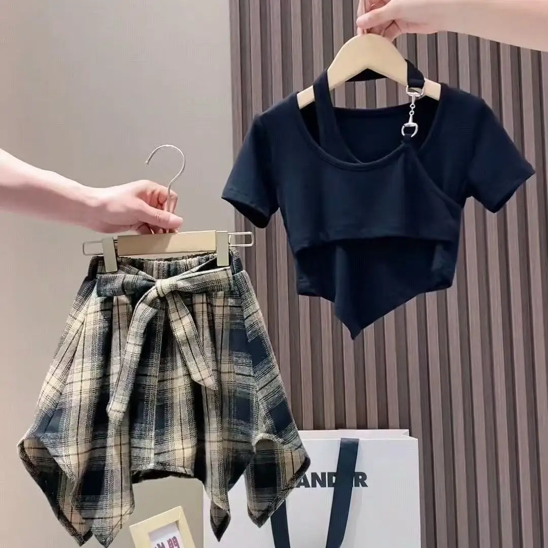 

2025 New Girls' Summer Clothing Set New Children's Fashionable Hanging Neck Short sleeved T-shirt Skirt Pants Two Piece Set 2-9Y