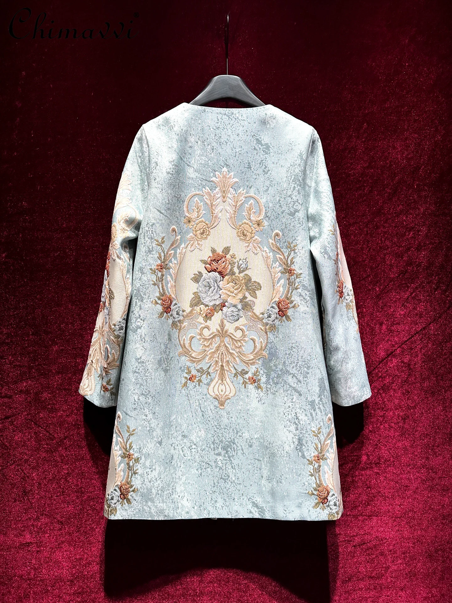 Cappotto di media lunghezza jacquard con perline pesanti lussuoso ed elegante stile corte francese Trench da donna retrò di nuova moda primaverile da donna