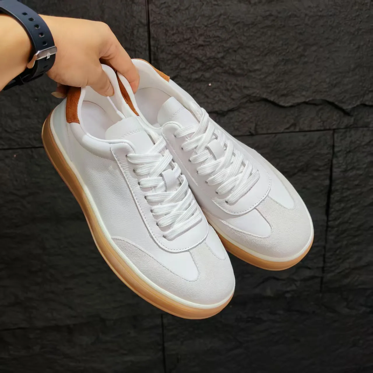 

Новые мужские кроссовки из натуральной замши для тренировок и повседневной носки, коллекция Весна-Осень 2026