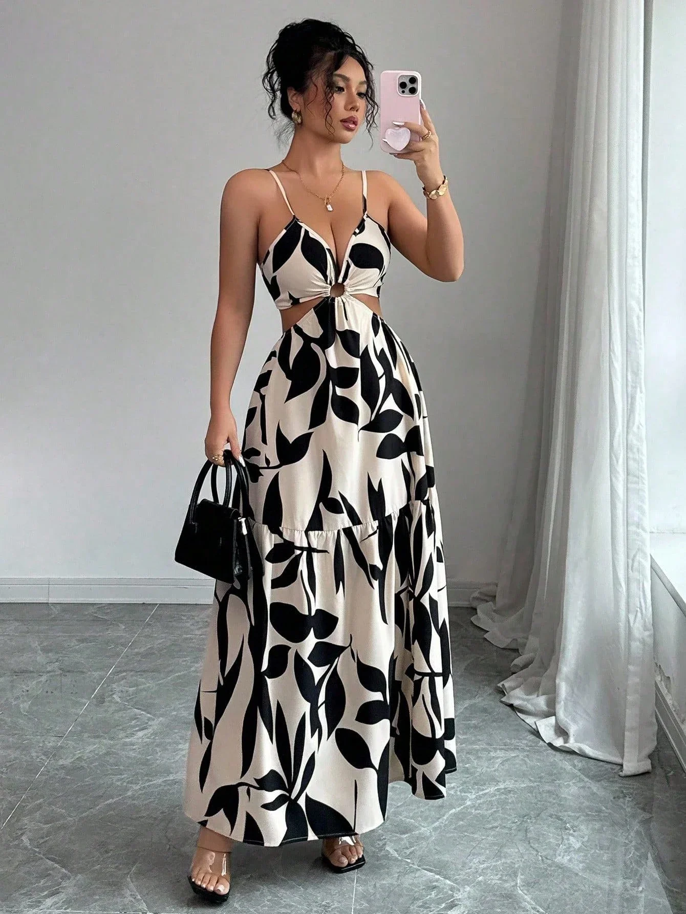 

Женское макси-платье с вырезами и бантом, в пол, в отпускном стиле