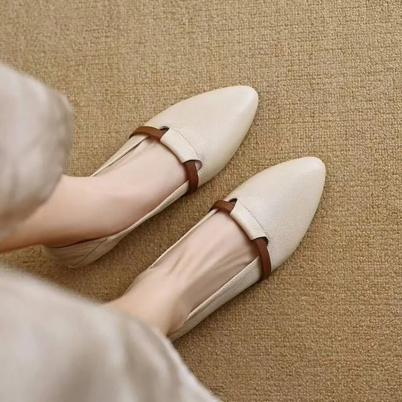 

True Soft Leather Women's Shoes French Retro Low Heel Thick Heel Small Leather Shoes Soft Sole Pointed Shallow Mouth Single Shoe