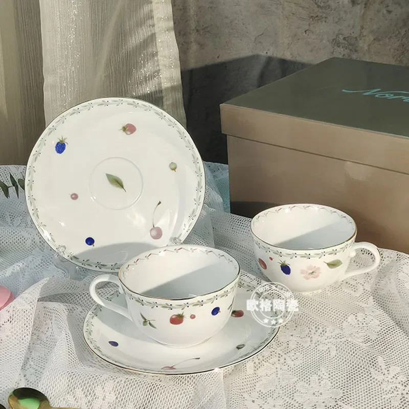 Light Luxury Fresh Couple Girlfriends Home Shiwu Coast Cherry Ceramic Japanese Coffee Shop Coffee Double Cup and Saucer Gift