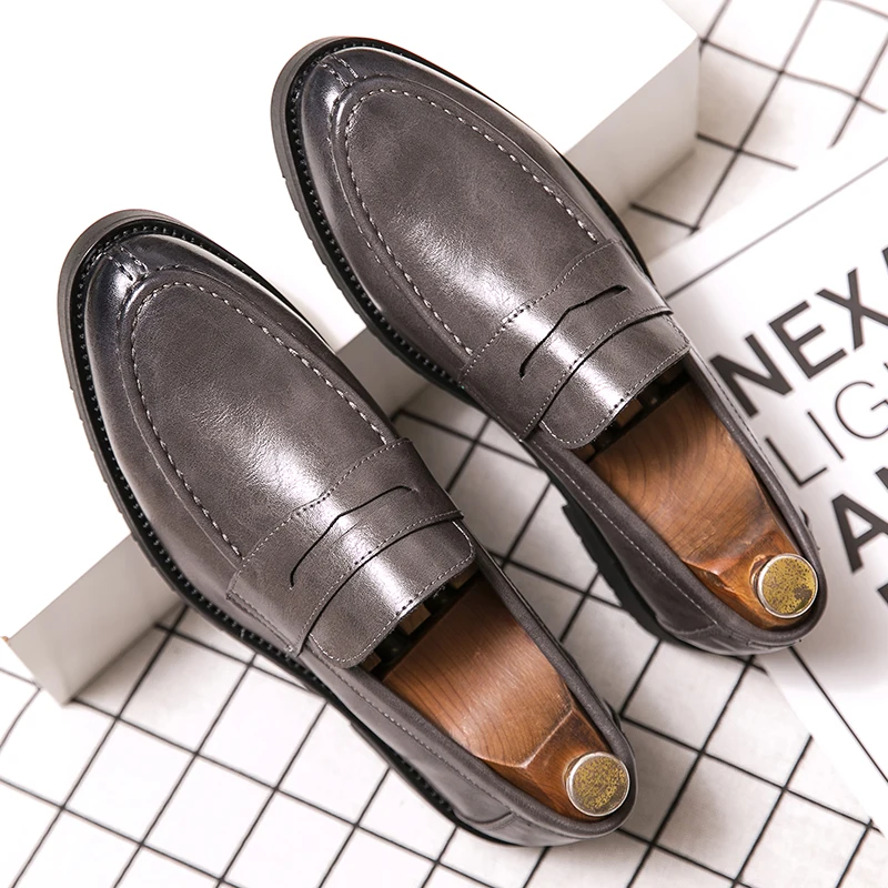 Chaussures noires en cuir pour hommes, mocassins décontractés, tendance, de luxe, Style britannique, à enfiler, collection printemps et automne