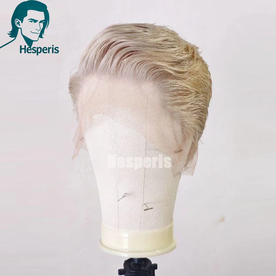 

Hesperis Blonde Человеческие волосы Полные кружевные парики Предварительно выщипанные короткие парики с стрижкой пикси для мужчин Предварительно вырезанные и стильные бразильские мужские парики Remy