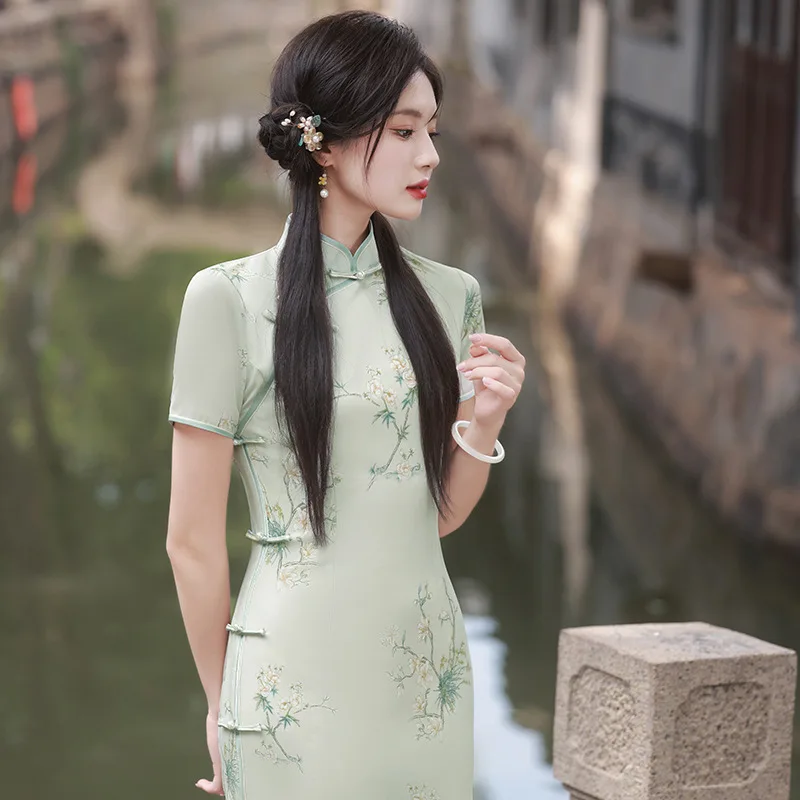 Qipao gaun panjang wanita, gaun Cheongsam tradisional Cina kerah Mandarin klasik Vintage kancing ramping ukuran besar musim panas untuk perempuan