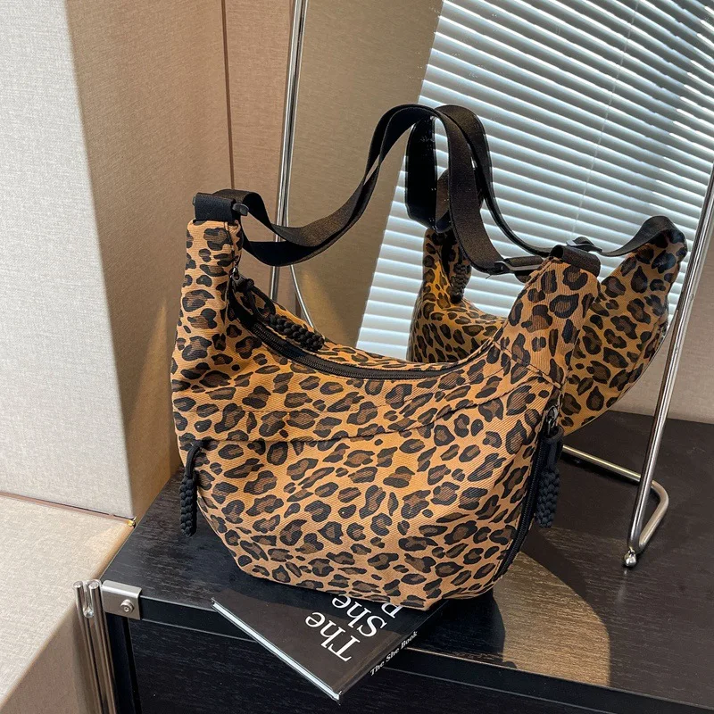 

Уникальная сумка-пельмень из холщовой ткани с леопардовым принтом: модная и легкая плетеная сумка через плечо на молнии с леопардовым принтом