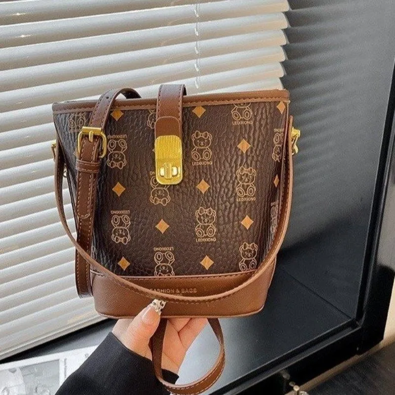 

2026 New Arrival Women's Bucket Tote Bag, Premium Soft Leather, Fashionable Basket Design, All-Match Shoulder Crossbody Handbag