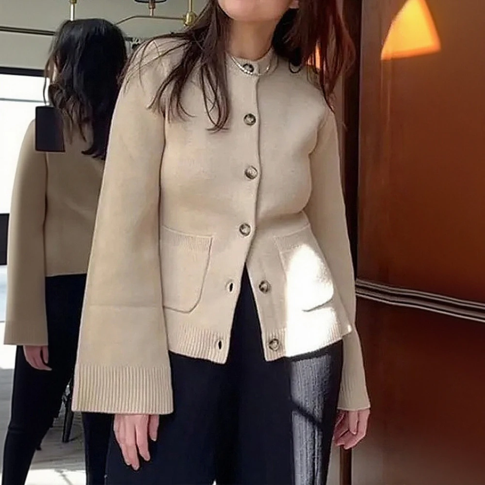 

Women's Long Sleeve Cardigans Buttoned Plain Open Front round Neck Casual Style for Autumn Winter Chic