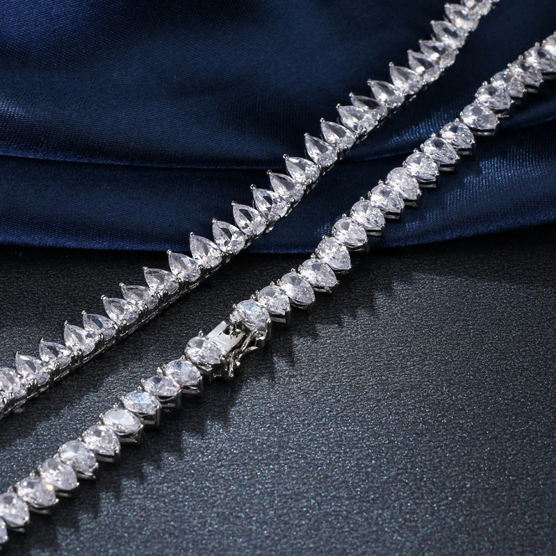 SUGO موضة جديدة فاخرة لامعة تصميم بسيط الهندسة الكاملة مكعب زركونيا القلائد للنساء عشاء مجوهرات اكسسوارات