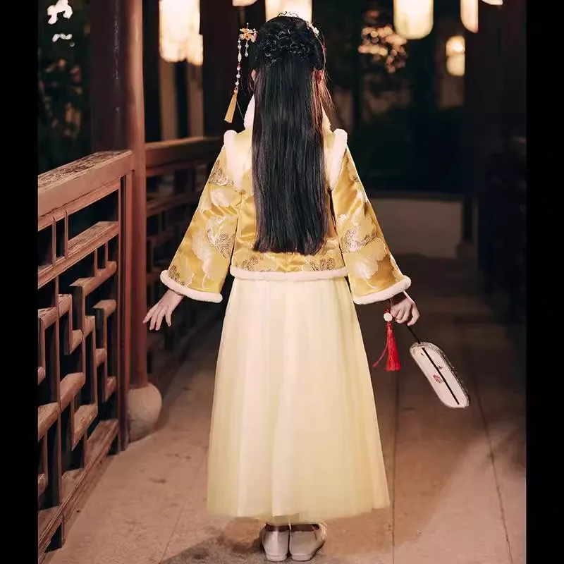 ملابس الفتيات Hanfu السنة الجديدة بدلة شتوية جديدة دافئة 2024 ملابس الفتيات على طراز تانغ الصيني الجديد للعام الجديد