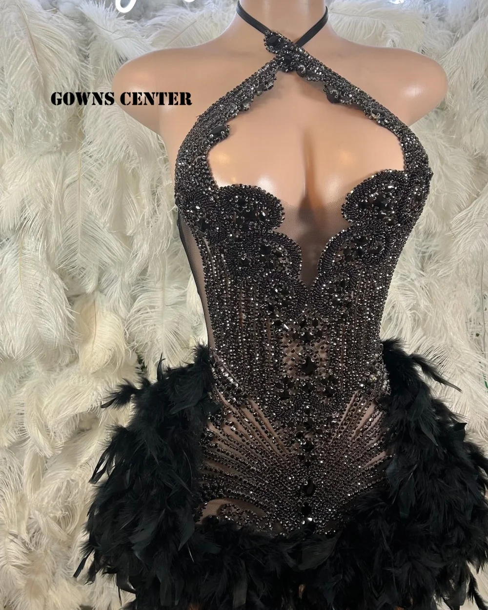 

Black Feathers Halter Short Prom Dresses Girls Crystal Beading Birthday Party Dress Luxury 2026 Mini Cocktail Gowns Customized