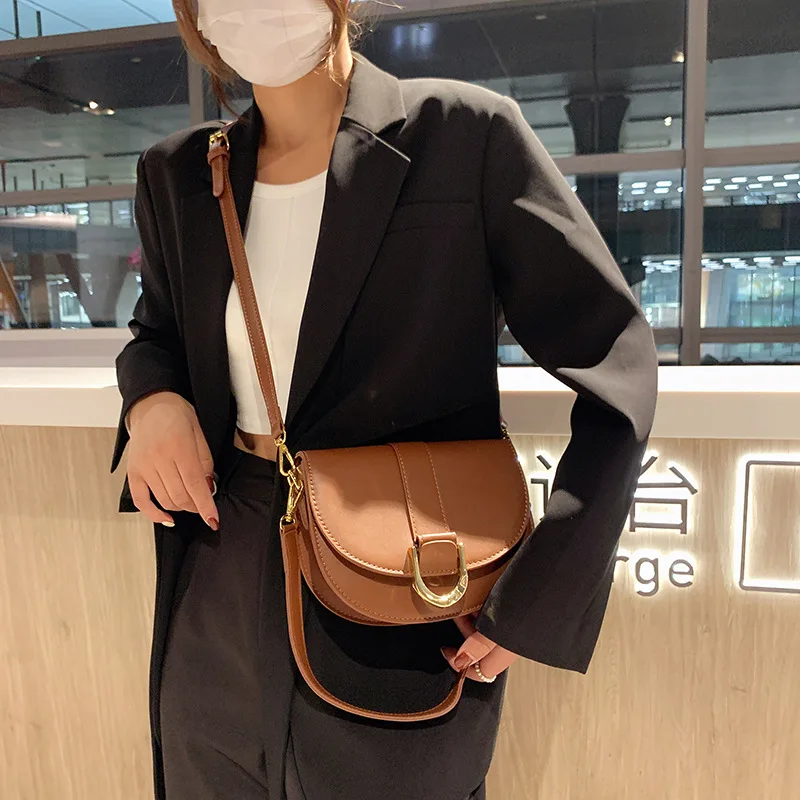 Retro Women\'s Commuter Shoulder Bag 2023 Autumn New PU Leather Hasp Flap Pocket Crossbody Bags Simple Lady Versatile Pack