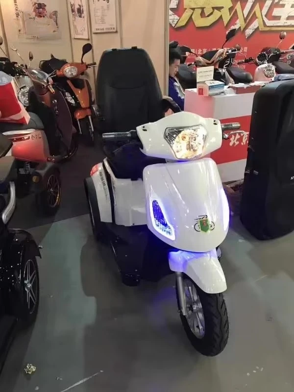 Top Quality 3 Wheels Electric Mobility Scooter With Basket