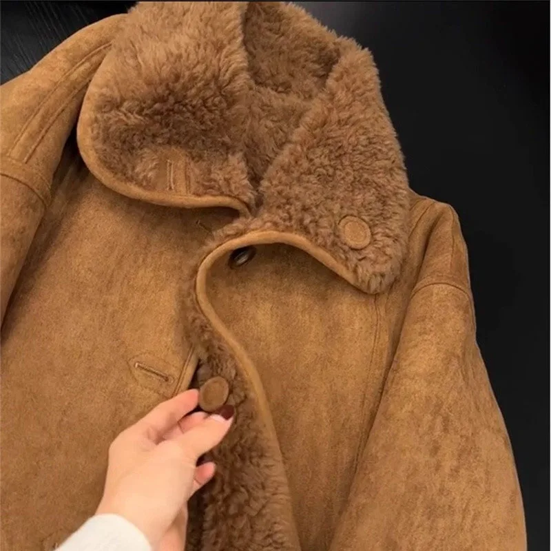 

Женская куртка из искусственного меха кофейного цвета, маленькая ароматная куртка из овечьей шерсти, повседневная ретро-куртка 2025, новое зимнее теплое пальто, топ женский