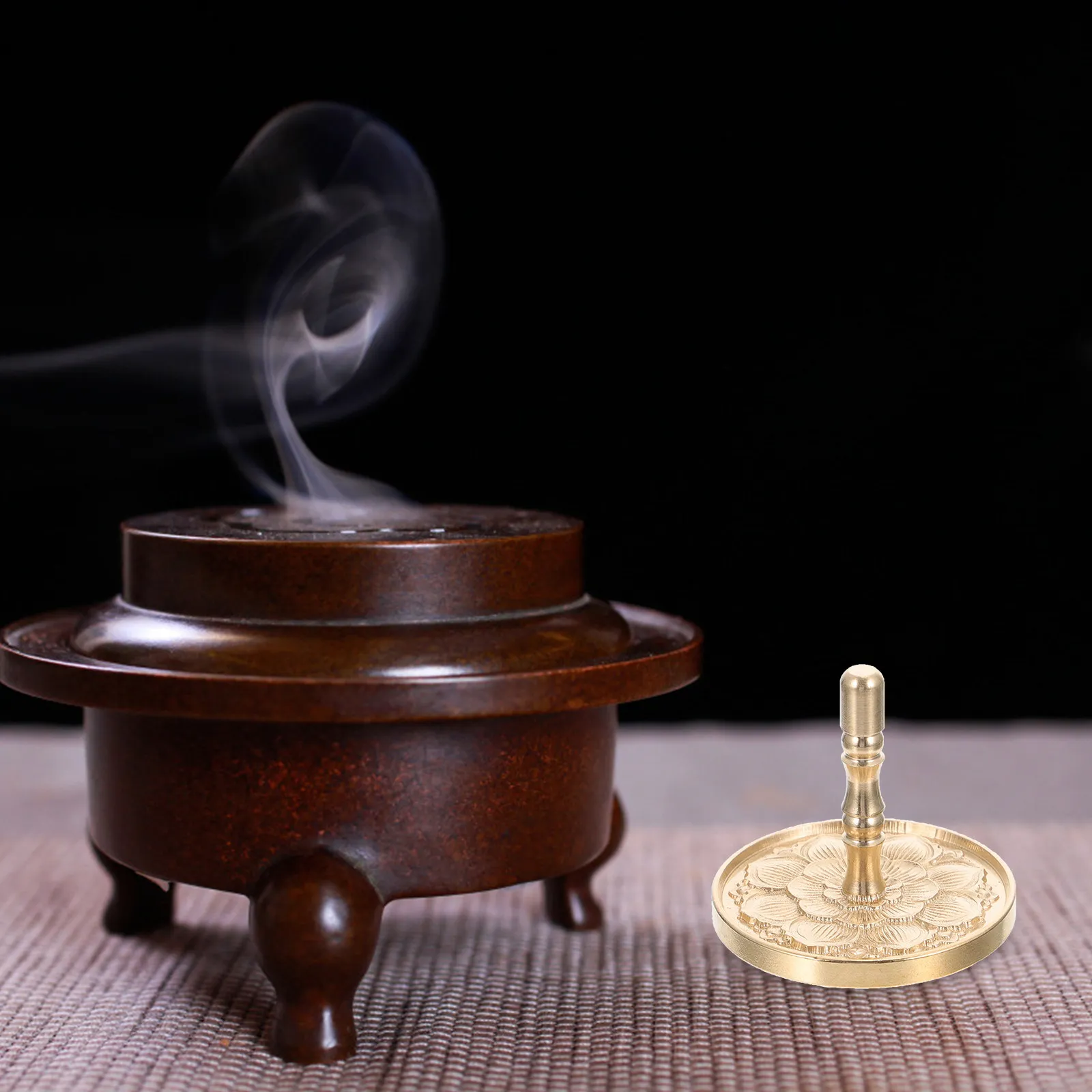 1Pcs Brass Incense Ash Press Delicate Lotus Shape Comfortable Handle Ash Pressing Tool for Home Study Office Meditation