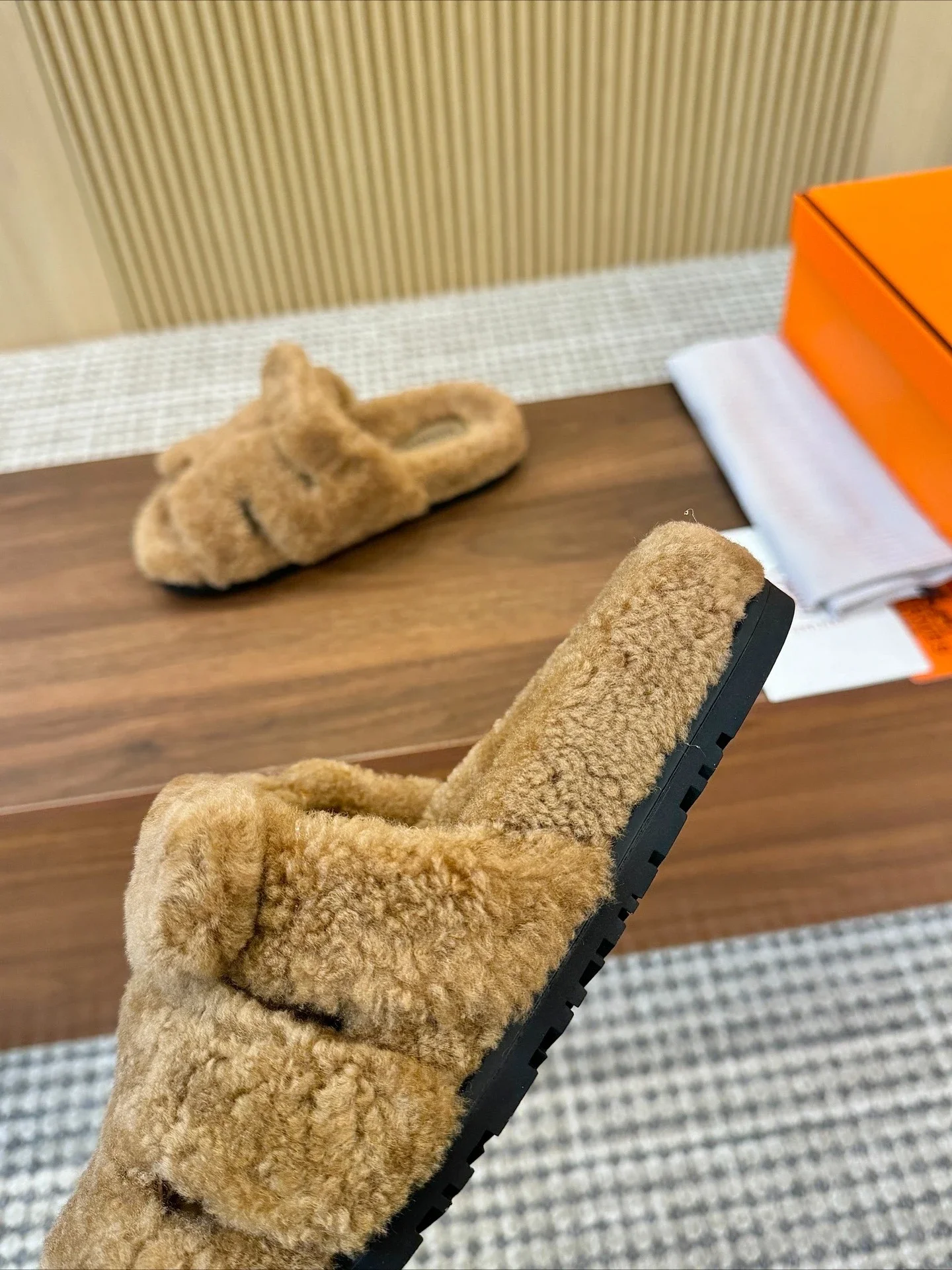 H Jesienno-zimowe pluszowe kapcie domowe do użytku wewnątrz i na zewnątrz, antypoślizgowe, z miękką podeszwą, ciepłe, wygodne, unisex, dla dorosłych, uroczy prezent na Nowy Rok