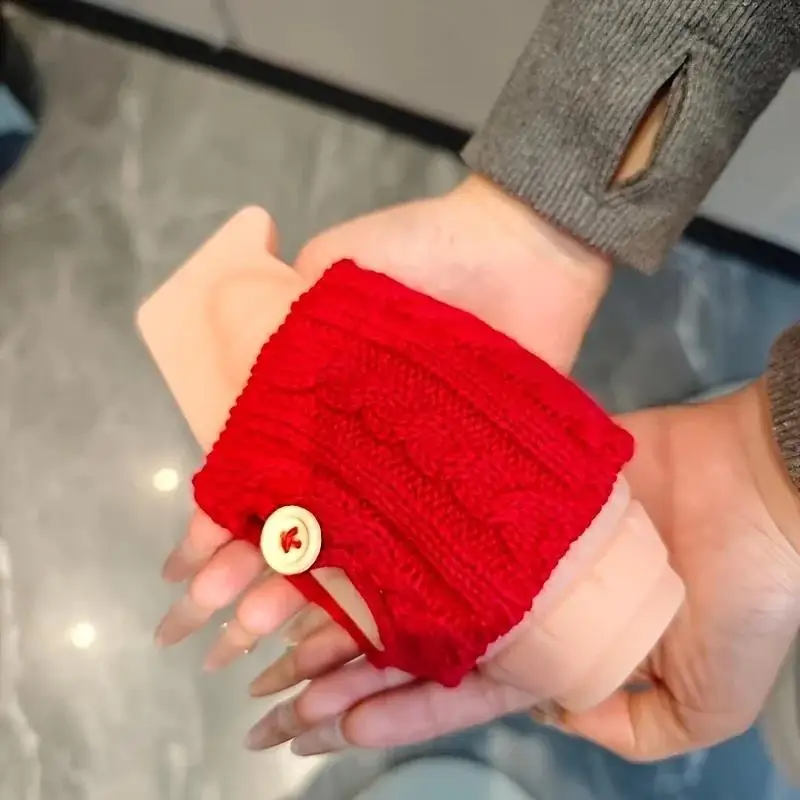 

New 1Pc Unique Star‑Shaped Knitted Red Cover, Creative Atmosphere Ornament for Office Car Christmas Party