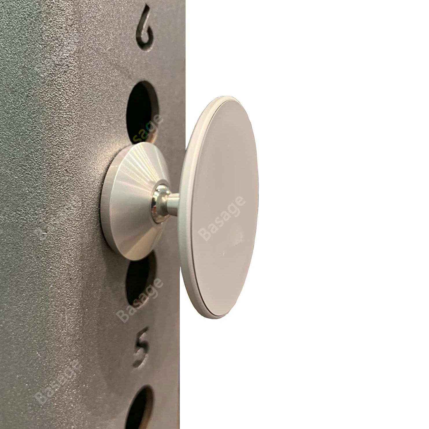 Magnetyczny uchwyt na telefon Gym Mate Dwustronny magnetyczny uchwyt na telefon z przyssawką do MagSafe. Rejestruj filmy bez użycia rąk podczas ćwiczeń