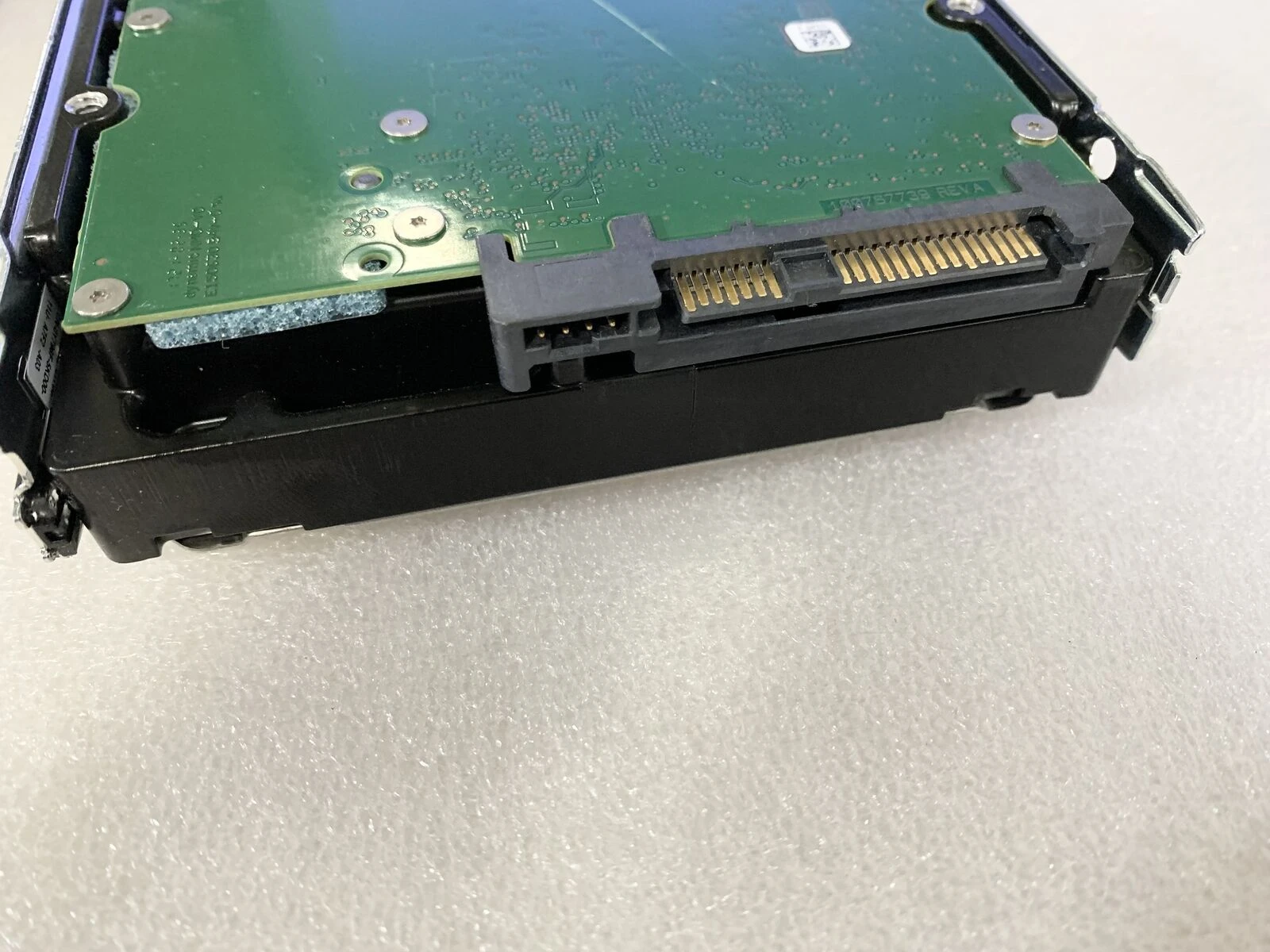 

Используется для жесткого диска DELL ST2000NM0155 07RCGV 7RCGV 2T SAS 7.2K 12G R740 R730