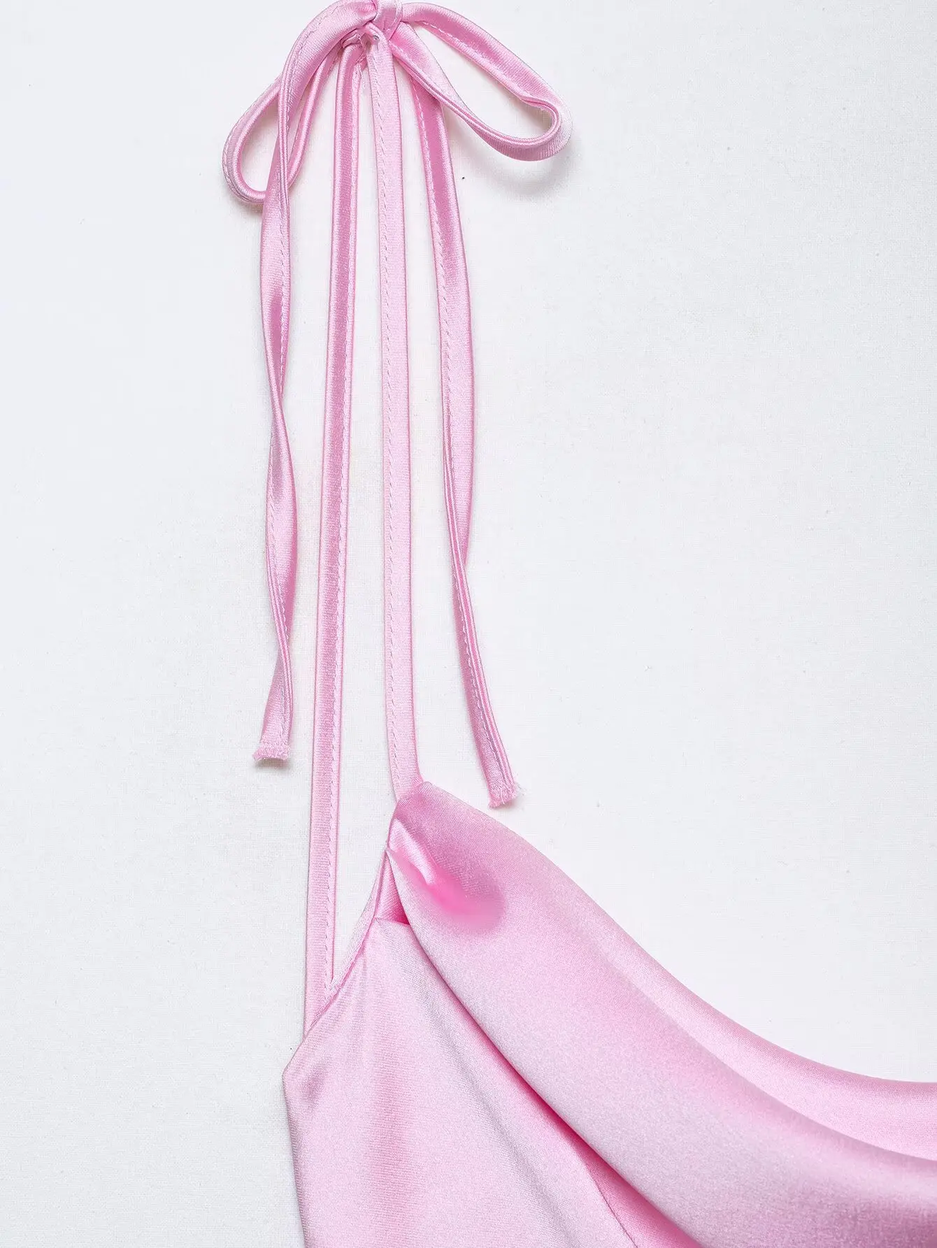 HH 2026 Neues Französisches Satin-Slip-Midikleid für Damen mit Wasserfallausschnitt und Bindeband, Elegantes Sommer-Urlaubs- und Abschlussballkleid – Detail 6