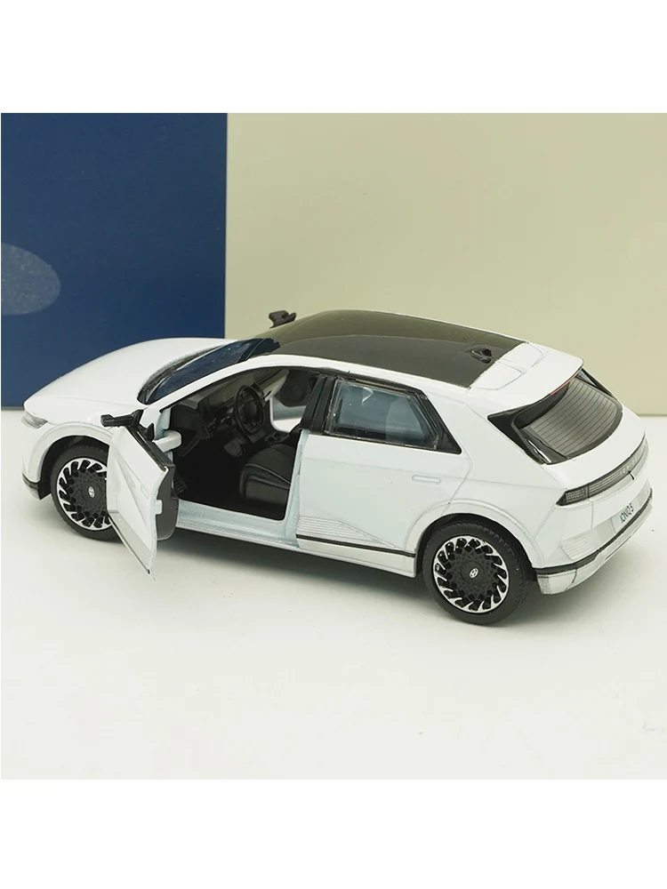 1/38 Original nueva llegada precio especial Diecast Metal coreano IONIQ 5 modelo de coche muebles colección de exhibición juguetes para niños