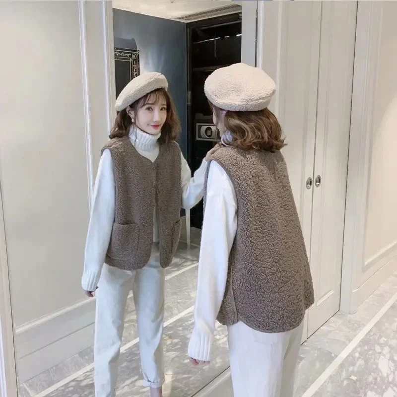 المألوف قصيرة فرو الضأن سترة المرأة ملابس خارجية الربيع الساخن بيع الموسم زر نمط دافئ تنوعا الكتف عارية تانك #1