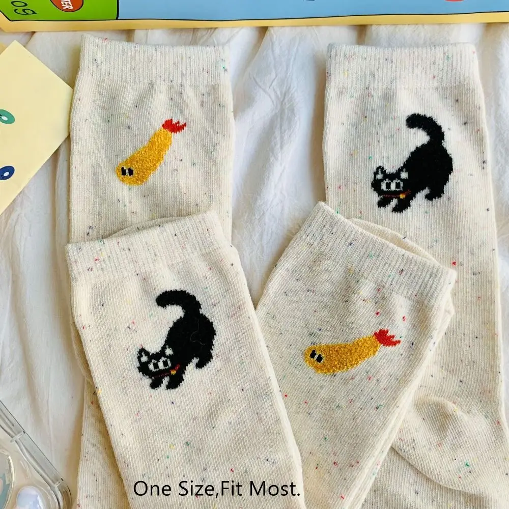 Meias respirável Mid Tube, algodão meias, bonito peixe bordado, Harajuku rua, assimétrica, desenhos animados, novo