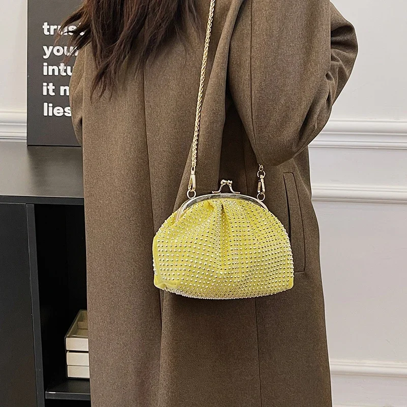 Pu Leather Chains Women\'s Crossbody Bags Women\'s Bags on Sale 2023 High Quality New Solid Lock Wallet Bolsas De Hombro