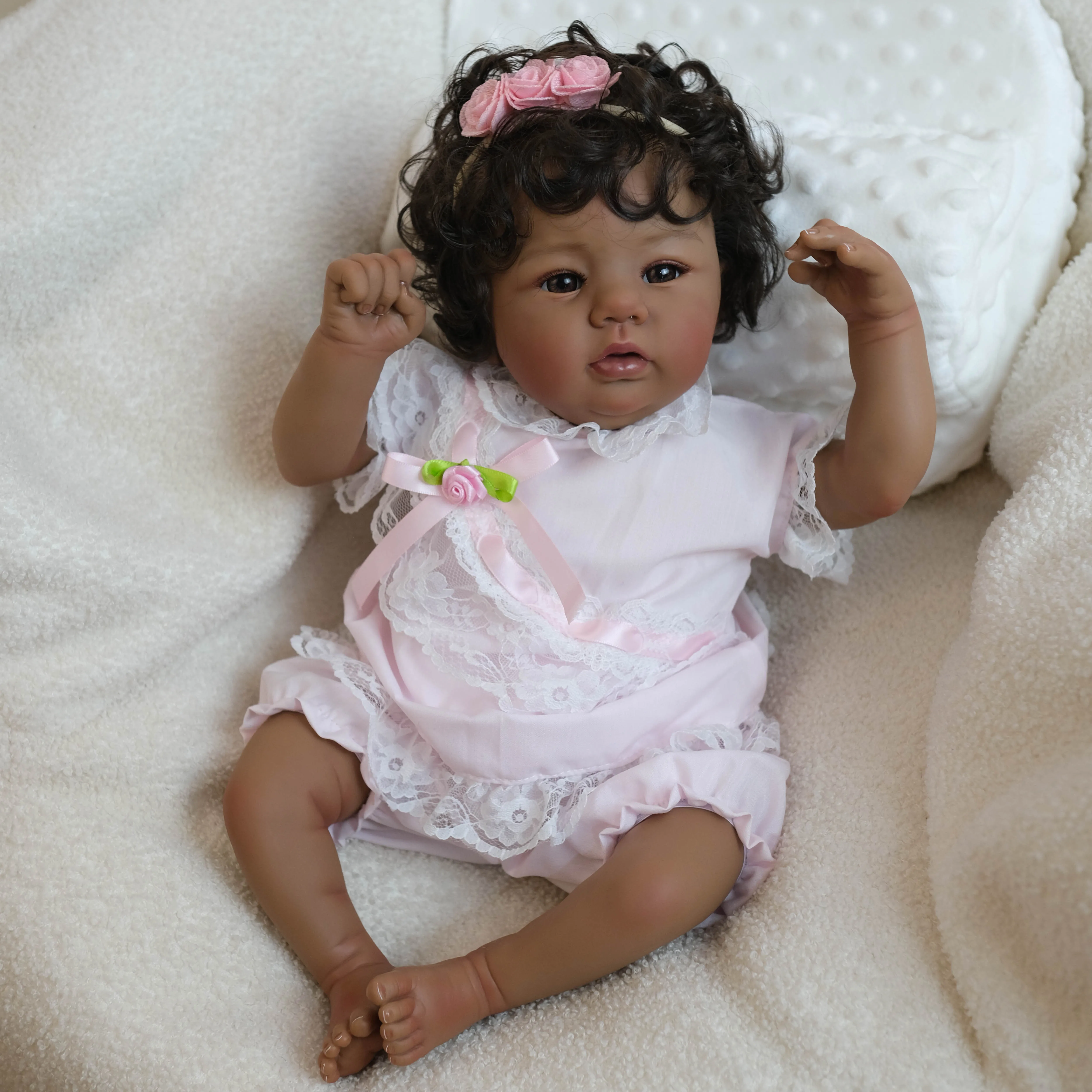 NPK 19'' Fatto a mano in pelle scura Alta quantitàAigail Reborn Baby Size Doll Molto morbido al tatto per regalo per ragazze