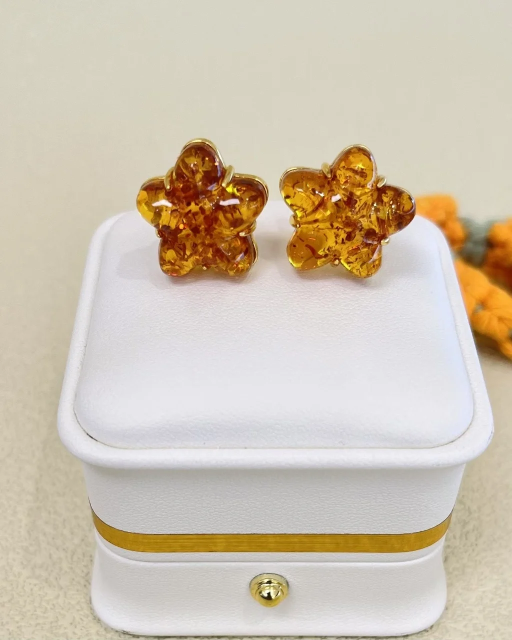 Certificated 925 Silver Natural Piebald Flower Amber Engraved Star Ear Stud Retro Real Gemstones Buckle Earrings Women Jewelry