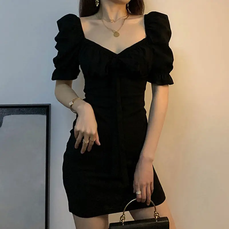 Moda colletto quadrato pizzo con fiocco pieghe manica a sbuffo abito da festa abbigliamento femminile 2025 estate nuovo mini abito chic tinta unita sottile