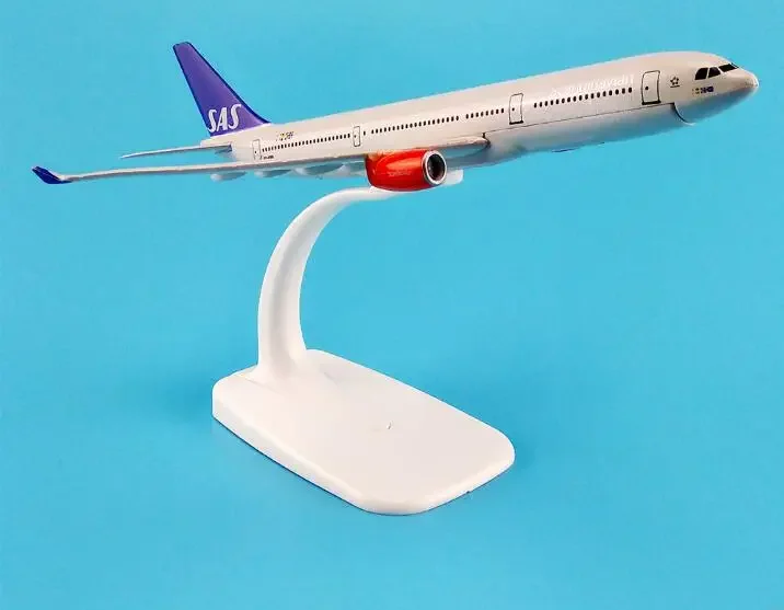 スタンド付き飛行機モデル,スカンジナビアsas,合金金属,エアバス330,a330,ギフト飛行機,16cm