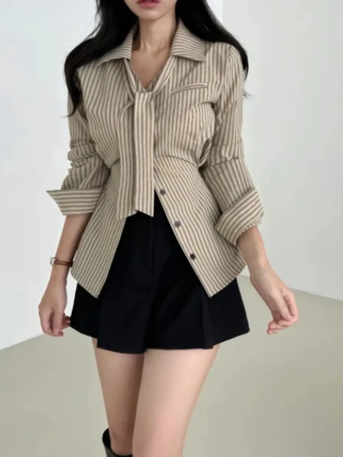 

Slimming Stripe irt Women's Korean Sle V-ne Waist-cinched Casual Inner Wear Ele Versatile Long Sve Top