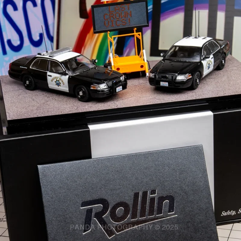 Rollin 1:64 Chp patrouille des routes de californie Victoria couronne Double voiture Pack voiture de Police jouet alliage matériel APA 2025 modèle d'exposition