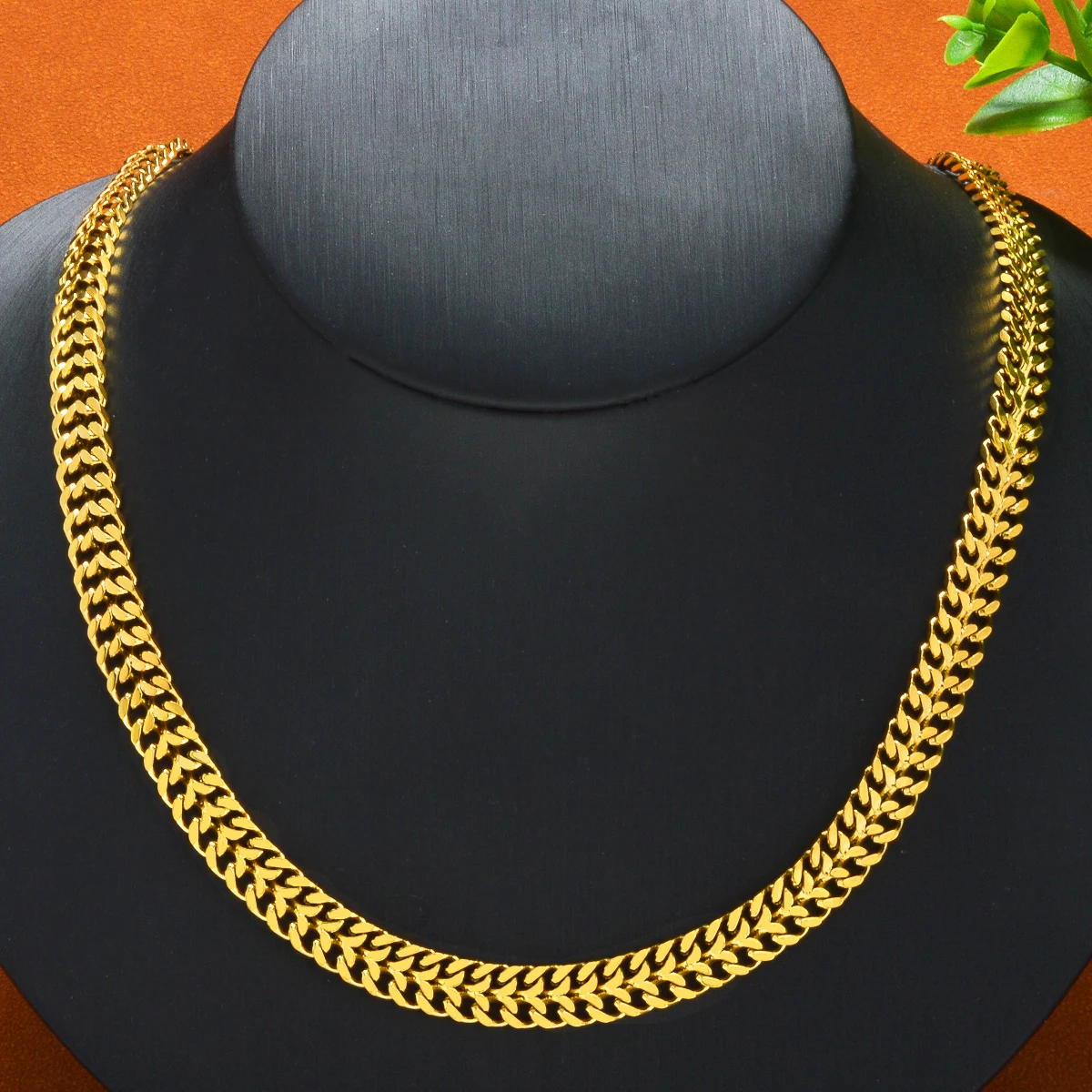 

Gold Plated Wide Cuban Link Chain Necklace Fashion Hip Hop Jewelry for Men and Women Unisex Street Style Chain Accessory