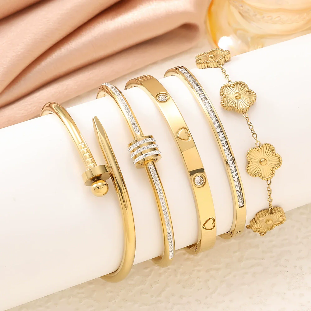 Stainless Steel Gold Stackable Bracelet Set Women’s Layered Fashion Design Fit for Work Casual Enhance Elegance