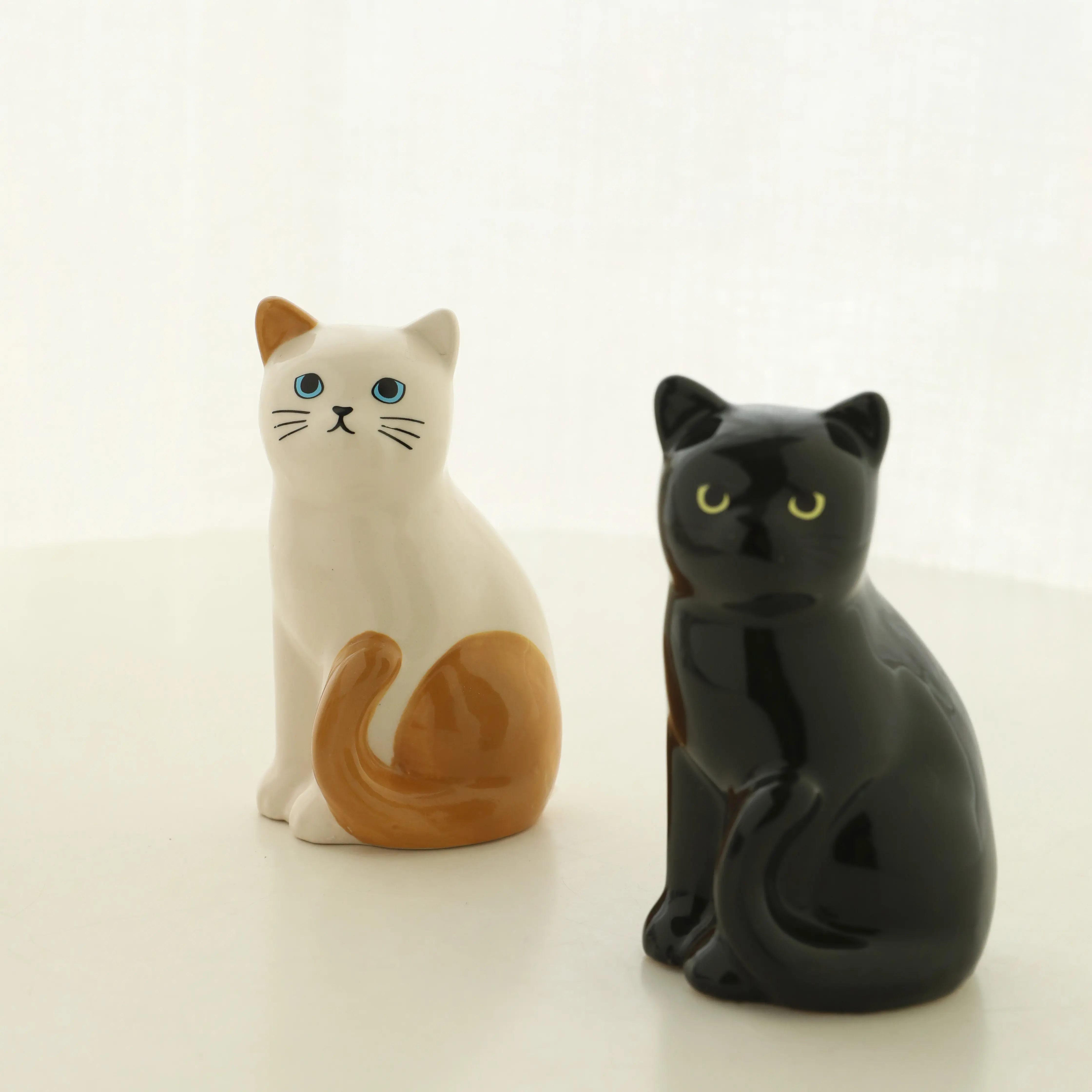 Tail Curling Black White Cat Vase 3D Ceramic Flower Arrangement Tool Children Pen Holder Cute Desktop Ornament Home Decoration