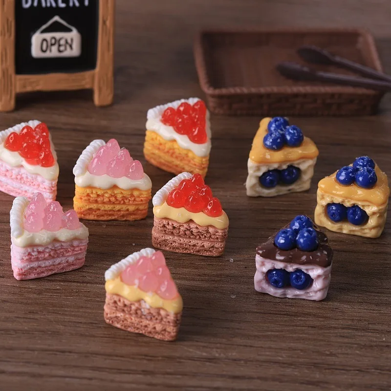9pcs Sweet Strawberry Blueberry Cream Triangle Cake DIY Creative Dollhouse Resin Decoration
