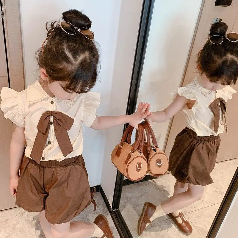 

Girls' summer outfit, children's clothing for baby girls, short-sleeved top with flutter sleeves and shorts two-piece set, trend